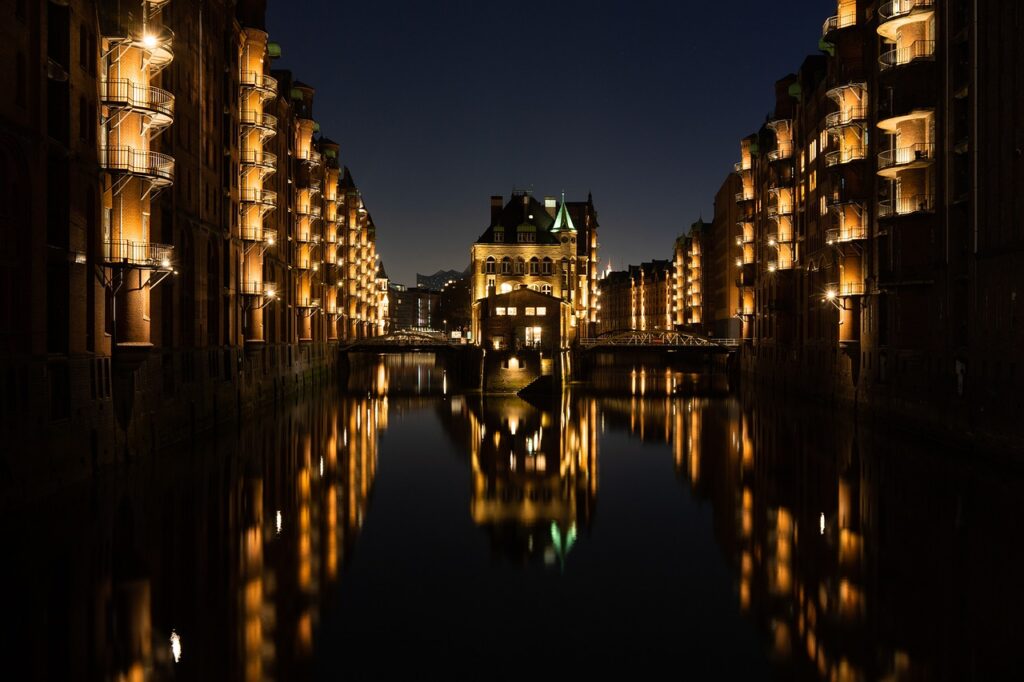 hamburg, speicherstadt, night-3998131.jpg